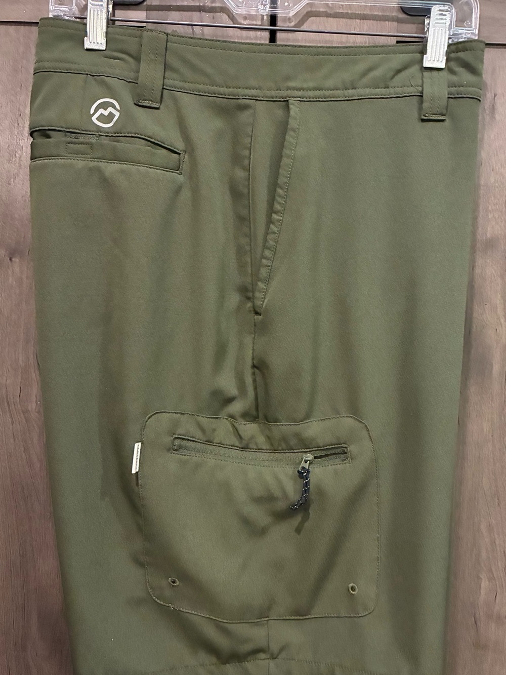 Magellan Outdoors Fish Gear Olive Green Cargo Pants with Zip Pocket